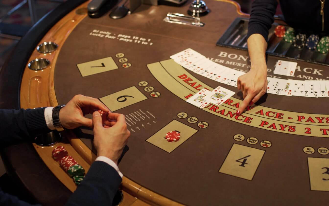 Historia_hracich_automatov_TITULNI-min